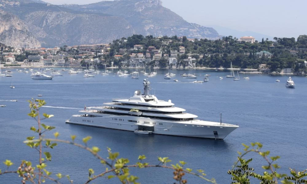 Η χλιδή στο μεγαλείο της! Το νέο superyacht του Ρόμαν Αμπράμοβιτς καθηλώνει (βίντεο)